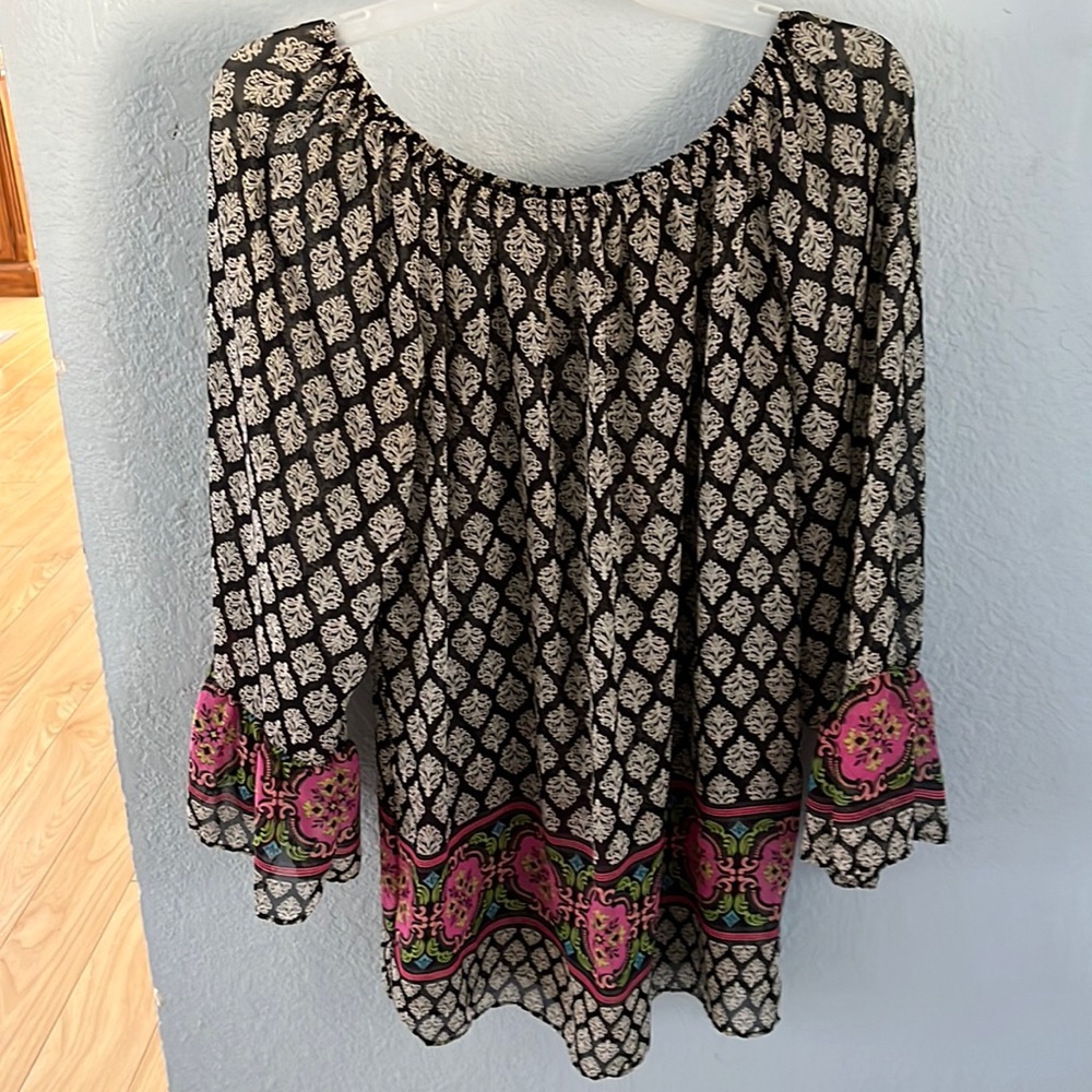 Cute Sheer Top by Yahada! Size Small!